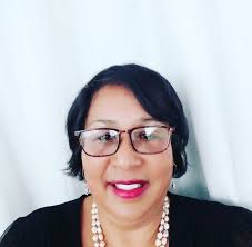 💚 Meet the team 💚 Our wonderful and loving host mom Faye Alkana has been  hosting since year 2000, and have had nearly 3000 volunteers staying in her  house 🏡 Aslam, the