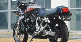 蘇るカタナ伝説 10 小刀と呼ばれて gsx250s webヤングマシン 最新バイク情報 2020 カタナ 最新 バイク 蘇る