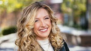 Eleanor Winn's Instagram, Twitter & Facebook