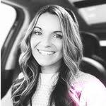 Ashley Hinker's Instagram, Twitter & Facebook