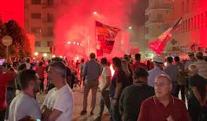 Il benevento calcio srl comunica che in data odierna l'atleta pasquale schiattarella è risultato positivo. Benevento Calcio Verso La Serie A Un Opportunita Per Il Territorio Mazzone Bus Turismo