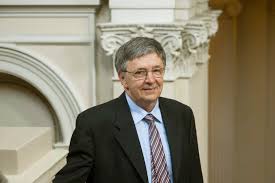 Cliff moore/ ias avi wigderson arról ismert, hogy képes meglátni az összefüggéseket a matematika egymástól látszólag távoli területei között is. Nem Akarja Rehabilitalni Homan Balintot Az Mta Elnok Hirado