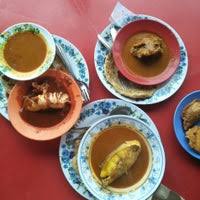 Jika mencari kuliner asam pedas yang harganya sedikit murah, kamu bisa datang ke kedai asam pedas pasar barong batu berendam. Asam Pedas Pasar Borong Taman Merdeka Melaka