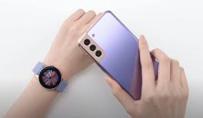 You can virtually strap on any 20mm watch band and samsung is releasing 4 finishes of the galaxy active smartwatch; Samsung Galaxy Watch Active2 Gets New Rose Gold Colorway And Major Software Update Gsmarena Com News