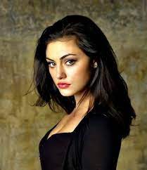 In fact, she's been awarded the most promising actress cesare and lumières award for the french biographical drama. The Cw S 20 Hottest Women Of 2012 Phoebe Tonkin Brunette Woman Beautiful
