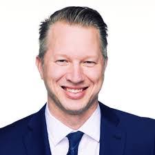 Chris Bavis's Instagram, Twitter & Facebook