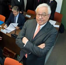 Deutdeff795 kunzmann fulda gmbh & co. Deutsche Bank Prozess Verteidiger Verspotten Staatsanwalte Welt