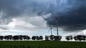 Vor starkem gewitter wird gewarnt, sobald begleiterscheinungen wie sturmböen, schwere treten die gewitter in verbindung mit hagelschlag, extrem heftigem starkregen oder extremen orkanböen auf, wird vor extremem unwetter gewarnt. 8cvh3wy1v24nlm