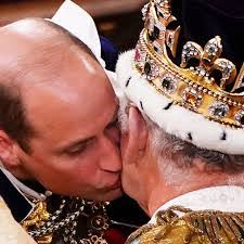 Charles Kiss's Instagram, Twitter & Facebook