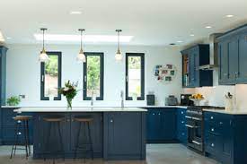 Imagine spending sunny summer days chilling out and cooking and pottering about in this lovely shaker kitchen. 75 Beautiful Grey Kitchen With Shaker Cabinets Ideas Designs July 2021 Houzz Uk
