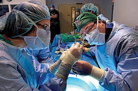 • $5 visits to the uhealth clinic at walgreens for um/aetna members time off • paid holidays • floating holidays • vacation days and sick days (may increase with years of service) there's a reward for everyone 'canes total rewards note: Uhealth University Of Miami