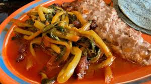 Oh yeah, that pic also shows the rest of the ingredient for this recipe: Verdolagas En Caldito Y Frijoles Mexican Style Purslane In Chili Sauce With Beans Youtube