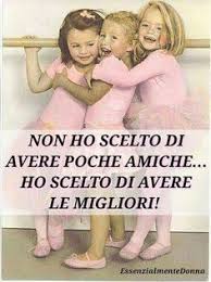 Frasi Di Amicizia Non Ho Scelto Di Avere Poche Amiche Ho Scelto Di Avere Le Citazioni Divertenti Sull Amicizia Citazioni Migliore Amicizia Immagini Sorelle