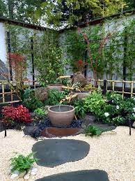 kleiner japanischer garten schaffen tipps ideen wichtige merkmale diy winziger garten jardin zen jardin zen japonais jardin japonais