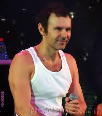 Святослав вакарчук не зачиняй в спальні вікно (оранжерея 2021). Svyatoslav Vakarchuk Sobral Partiyu I Pojdet Na Vybory V Radu