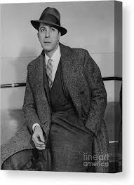 Борис тищенко tango pour couple de violoncelles танго для пары виолончелей. Tango Dancer Carlos Gardel Wearing Suit Canvas Print Canvas Art By Bettmann