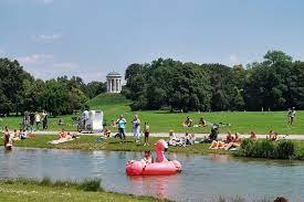 One of the largest urban parks in the world, the english garden (englischer garten) is munich's most. Englischer Garten Deine Munchen Tour
