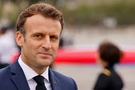 A symbol placed over a vowel to show that it has a long sound. Hundreds In Paris Call For End Of Macron S Dictatorship Daily Sabah