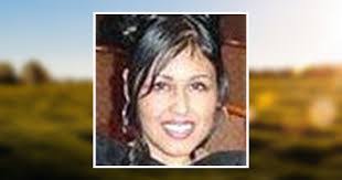 Elizabeth Pina's Instagram, Twitter & Facebook