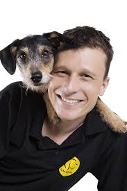 O que faço para o meu cachorro parar de puxar as roupas do meu varal?