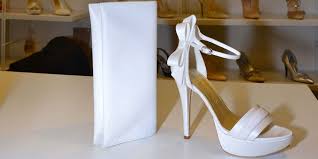 Conformemente alle disposizioni legali in vigore, il cliente ha diritto di richiedere il cambio di taglia e/o di modello entro il termine di 15 giorni decorrenti dalla data di ricezione dei prodotti. Da Odraziti Prsten Chanel Scarpe Sposa Randysbrochuredelivery Com