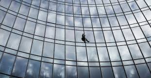 Alain robert, nicknamed the french spiderman, scaled up hong kong's cheung kong building and unfurled a banner with a message of peace. French Spiderman Fined Over Climbing German High Rise Daily Sabah