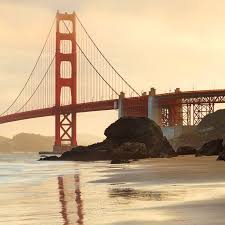 Cred eu, și sper că nu greșesc când spun că acesta este unul dintre cele mai faimoase poduri din lume! Fototapet Orase Cu Podul Golden Gate Din San Francisco Traget Ro