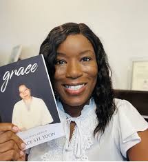 With a philosophy is rooted in connection, compassion, and collaboration,  Grace feels responsible for helping patients make sense of their health,  and moves forward with them in a way that truly serves