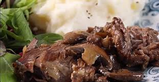 Roti De Boeuf Mijote A La Biere Et Aux Champignons Mijote De Boeuf Recette Mijote De Boeuf A La Biere