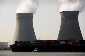 Kerncentrale f (plural kerncentrales, diminutive kerncentraletje n). De Politiek Wil Wel Meer Kerncentrales Nu De Energiesector Nog Trouw