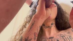 Watch online Damla Özden aka Ozdendamla OnlyFans - Takipcimle dateleip  sikitik ben boaltamadm @yklorena sakso ekip yardm etti ve ayaklarma boa on  X-video