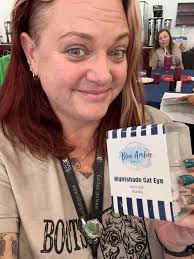 Relaxing nail bar donates gift card