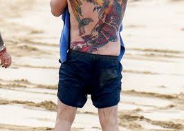 Ben affleck has a massive back tattoo of a phoenix—or does he? View Ben Affleck Tattoo Arm Gif Osterhasen
