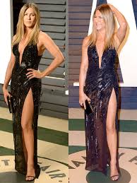 Who is jennifer aniston and what does she do? Jennifer Aniston Shows Off Her Feet Toe Ring In Mallory Sandals