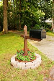 The Handcrafted Life Simple But Cute Mailbox Flower Bed Mailbox Landscaping Mailbox Garden Mailbox Flowers