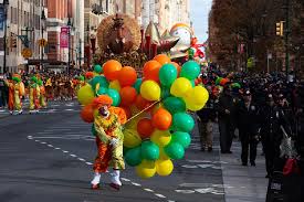 Photos Video Macy S Thanksgiving Day Parade Balloons Fly Despite Wind