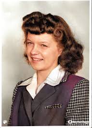 Can anyone recommend a good (preferably free) online site that colorizes  old photos? I've seen some wonderful old photos