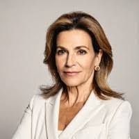 Lori Mares's Instagram, Twitter & Facebook