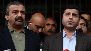 22 haziran 2014'te seçildiği halkların demokratik partisi eş genel başkanlığı görevini 11 şubat 2018. Demirtas A 4 Yil 8 Ay Onder E 3 Yil 6 Ay Hapis Cezasi Welayetnews