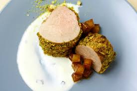 Gustos dar şi rapidă la pregătire, această reţetă va trece pe lista preferatelor la gospodinele ce aleg soluţii simple dar remarcabile. Porc Fraged In Fistic Adi HÄdean