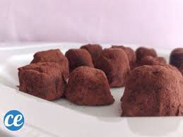 Truffes Au Chocolat La Recette Simplissime Pour Epater Vos Invites Recette Truffes Au Chocolat Recette Facile Recette Truffe Chocolat