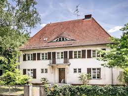 denkmalgeschutzte villa auf grosszugigem grundstuck in einer der exklusivsten strassen dahlems haus aussendesign villa anwesen
