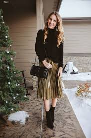 Black And Gold Skirt Black Gold For Nye Twenties Girl Style Metallic Skirt Outfit Gold Skirt Outfit Metallic Pleated Skirt