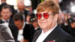 Elton John sans filtre sur son premier amour : "J'avais peur, il était  violent"