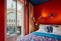 M Zimmer Im 25hours Hotel Paris Terminus Nord Paris Hotels Hotel Paris Samtvorhang