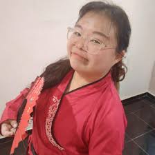 一名中国女子表示到香港旅游看不懂繁体字，加上不会粤语无法和别人有效沟通，让她直呼：“气死了，别逼我！”