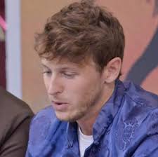 El momento más emotivo de Nicolás Coronado en el estreno de 'Desnudos por  la vida'