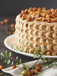Zuruck Lehnen Oder Nuss Nougat Torte Zum Kaffee Dazu Kuchen Und Torten Kuchen Und Torten Rezepte Kaffee Torte Rezepte