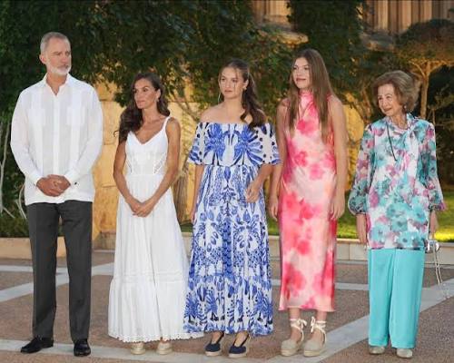 Familia Spain. Princess Leonor letizia ortiz official infanta sofia  official Felipe VI