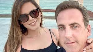 Uffff y a mi que me encanta esta canción, como evitar bailar?@karolg @programahoy. Carlos Ponce Y Karina Banda Su Historia De Amor En Fotos Mamaslatinas Com